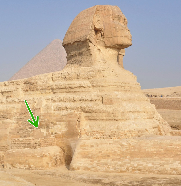Secret rooms under the Sphinx